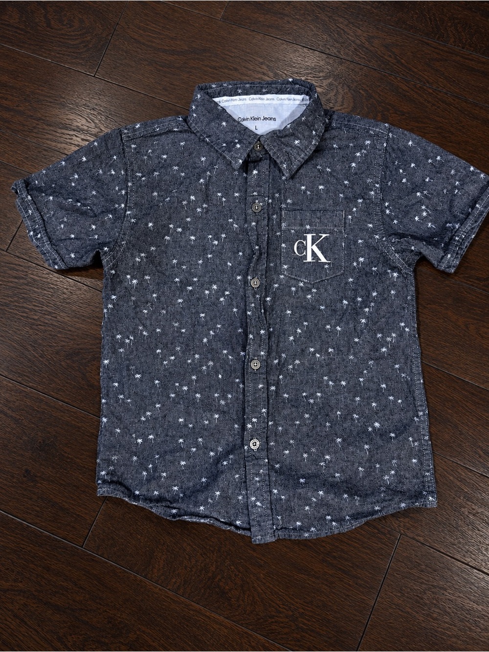 Calvin Klein Jeans Boys Palm Tree Button-Up Shirt – Size 7